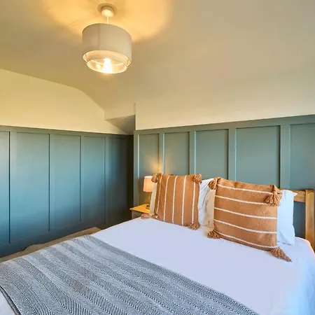 Host & - The * 惠特比